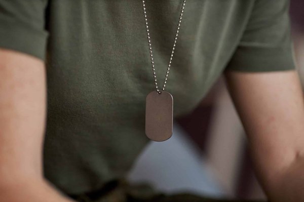 Pourquoi offrir un collier prénom à Noël ?