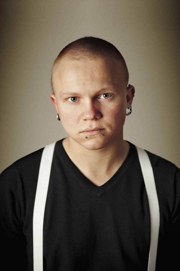 Comment bien choisir des boucles d'oreille d'homme ?