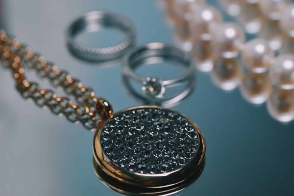 Découvrez la magie des bijoux : L'éclat signature de Guilde des Orfèvres